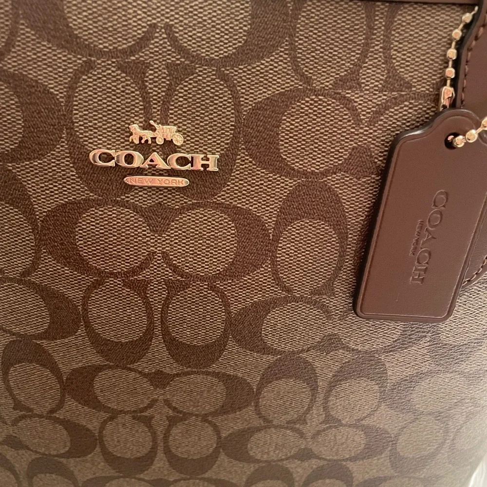 Coach Large City Tote - Picture 2 of 11